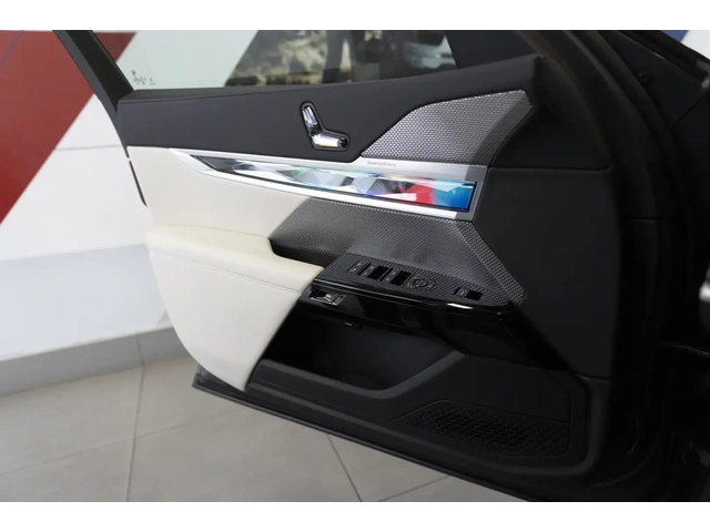 BMW 700 Series 750e xDrive 3 - автомобили, коли, обяви за нови и употребявани 15
