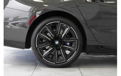 BMW 700 Series 750e xDrive 3 - автомобили, коли, обяви за нови и употребявани 8