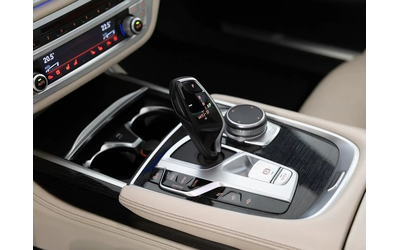 BMW 700 730d xDrive M-Pack - автомобили, коли, обяви за нови и употребявани 9