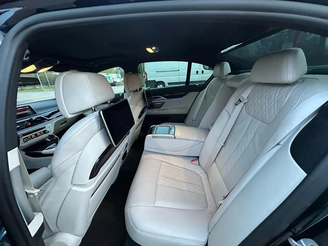 BMW 700 730d xDrive M-Pack - автомобили, коли, обяви за нови и употребявани 4