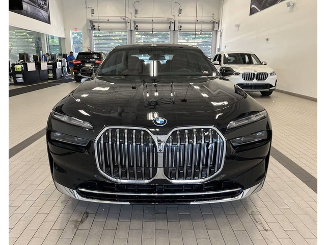 BMW 700 740d xDrive - автомобили, коли, обяви за нови и употребявани 0