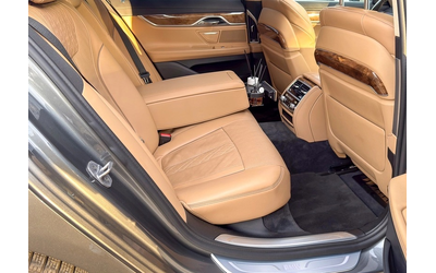 BMW 700 740d xDrive - автомобили, коли, обяви за нови и употребявани 8
