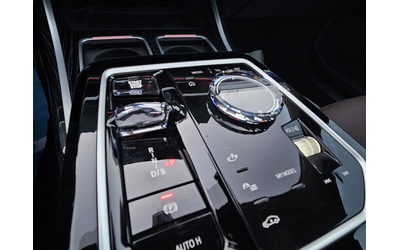 BMW 700 740d xDrive M-Pack - автомобили, коли, обяви за нови и употребявани 10