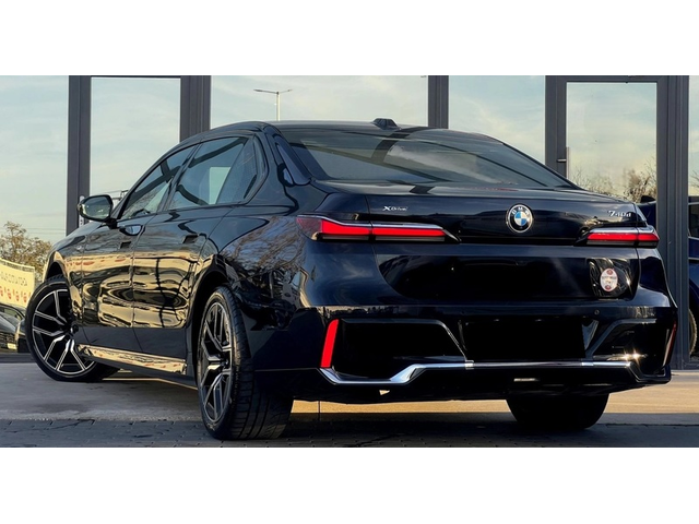 BMW 700 740d xDrive M-Sport - автомобили, коли, обяви за нови и употребявани 1