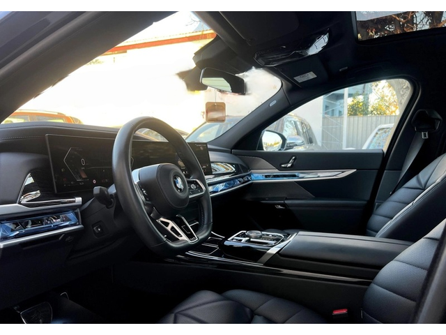 BMW 700 740d xDrive M-Sport - автомобили, коли, обяви за нови и употребявани 3