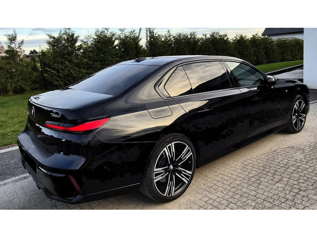 BMW 700 740d xDrive M-Sport - автомобили, коли, обяви за нови и употребявани 2