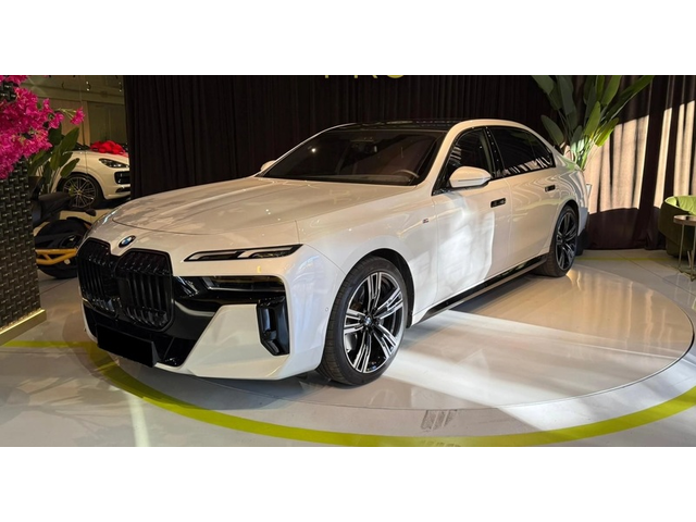 BMW 700 740d xDrive M-Sport Pack - автомобили, коли, обяви за нови и употребявани 3