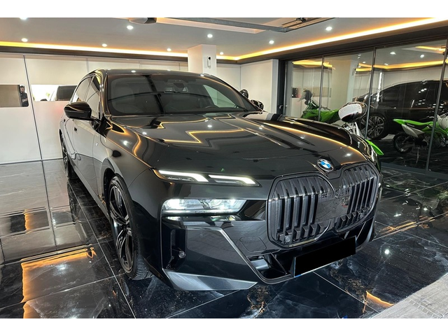 BMW 700 740d xDrive M-Sport paket - автомобили, коли, обяви за нови и употребявани 2