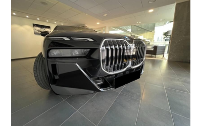 bmw-700-750e-plug-in-hybrid-xdrive - 2
