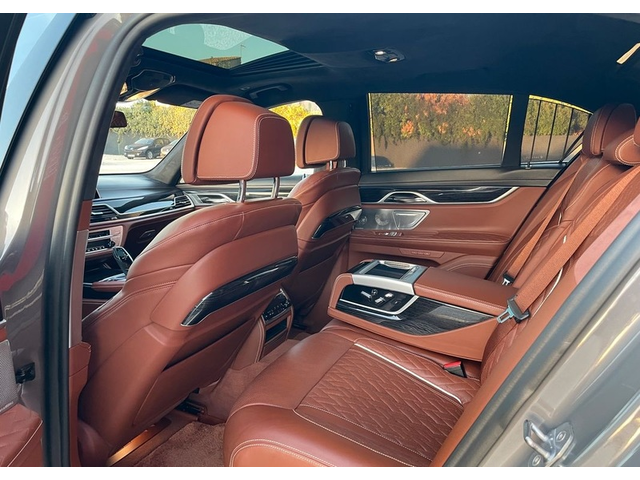 BMW 700 750i xDrive M-Pack - автомобили, коли, обяви за нови и употребявани 4