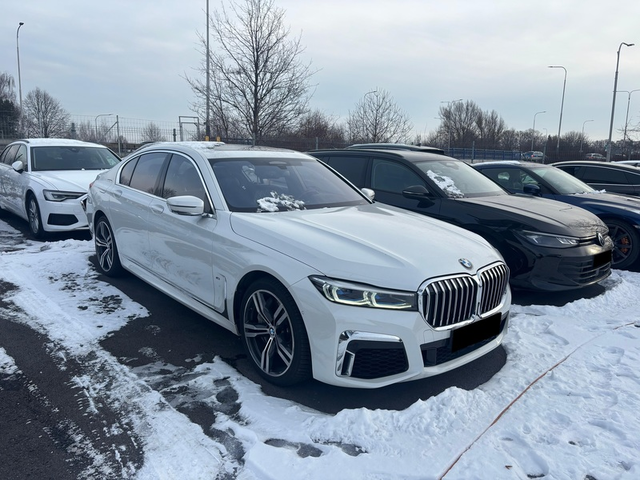 BMW 700 750i xDrive М-Sport - автомобили, коли, обяви за нови и употребявани 0