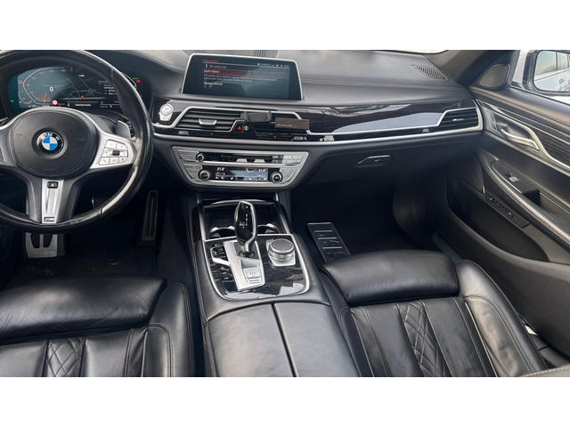 BMW 700 750i xDrive М-Sport - автомобили, коли, обяви за нови и употребявани 5