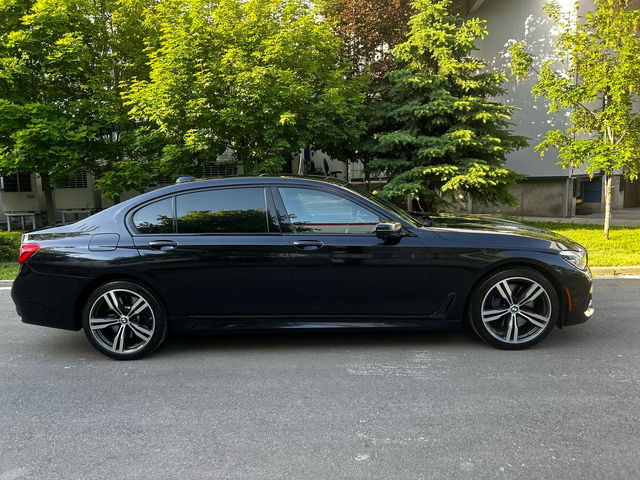 BMW 700 Carbon core M SPORT FUKK - автомобили, коли, обяви за нови и употребявани 2