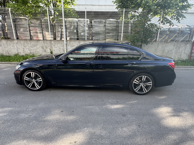 BMW 700 Carbon core M SPORT FUKK - автомобили, коли, обяви за нови и употребявани 6