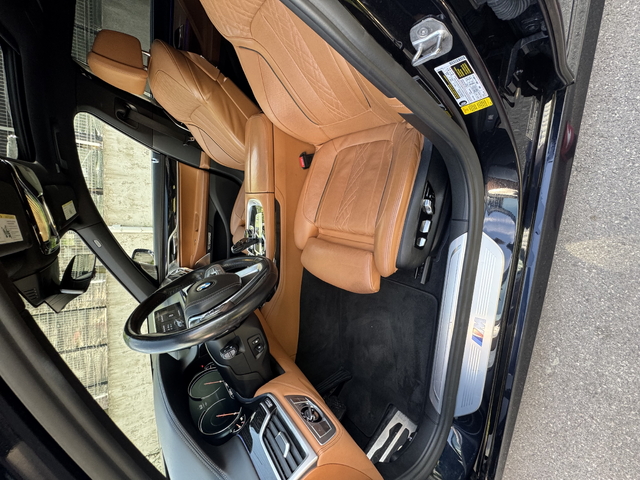 BMW 700 Carbon core M SPORT FUKK - автомобили, коли, обяви за нови и употребявани 8