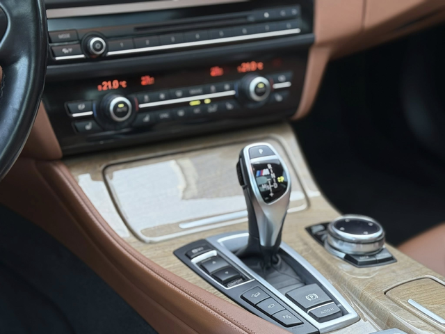 BMW 700 M550d xDrive Touring - автомобили, коли, обяви за нови и употребявани 3