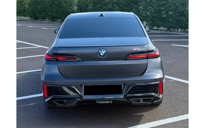 bmw-700-m760e-plug-in-hybrid-xdrive - 4