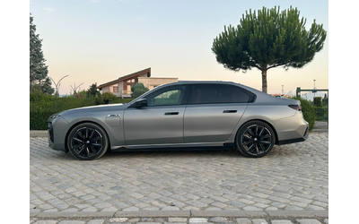 BMW 700 M760e / xDrive / AUTO DOOR/ TV THEATRE / M-SPORT PRO - автомобили, коли, обяви за нови и употребявани 1