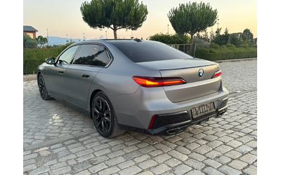 BMW 700 M760e / xDrive / AUTO DOOR/ TV THEATRE / M-SPORT PRO - автомобили, коли, обяви за нови и употребявани 5