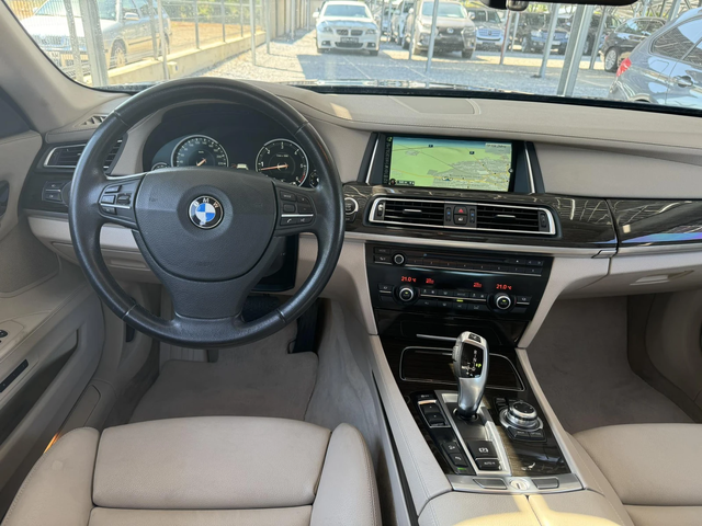 BMW 730 d X-Drive* Facelift* ПЕРФЕКТЕН* - автомобили, коли, обяви за нови и употребявани 12