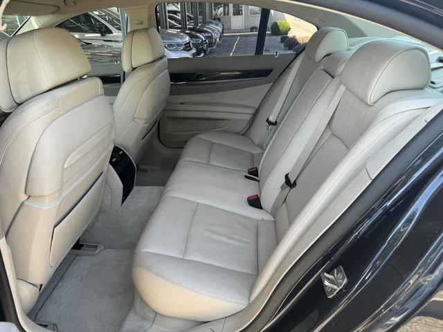 BMW 730 d X-Drive* Facelift* ПЕРФЕКТЕН* - автомобили, коли, обяви за нови и употребявани 13