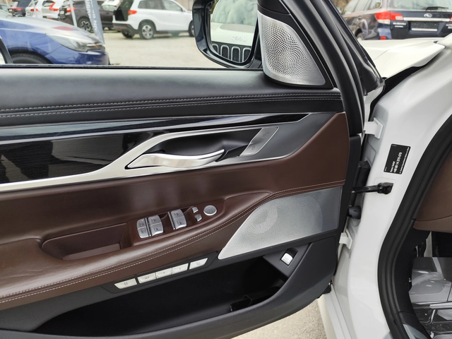 BMW 730 XDRIVE* M-PAKET* - автомобили, коли, обяви за нови и употребявани 5