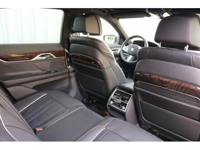 BMW 730 d xDrive M Sportpaket - автомобили, коли, обяви за нови и употребявани 7