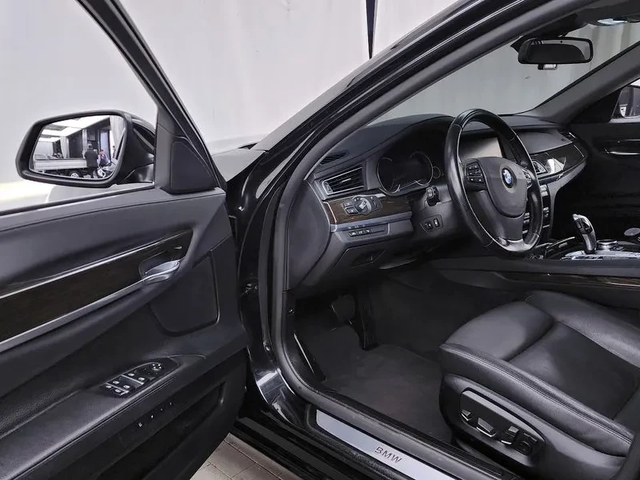 BMW 730 D xDrive - автомобили, коли, обяви за нови и употребявани 9