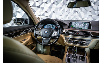 BMW 730 d xDrive* Pano* 360 - автомобили, коли, обяви за нови и употребявани 12