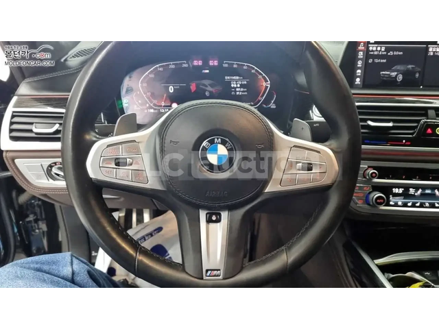 BMW 730 ОБДУХВАНЕ * ДИСТРОНИК * 360 * ПАНОРАМА * HEAD-UP * - автомобили, коли, обяви за нови и употребявани 8