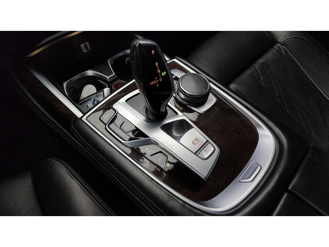BMW 730 d xDrive - автомобили, коли, обяви за нови и употребявани 8