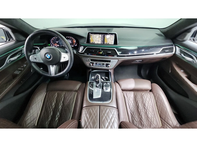BMW 730 d xDrive M Sport - автомобили, коли, обяви за нови и употребявани 7