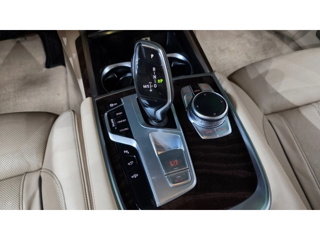 BMW 730 d xDrive - автомобили, коли, обяви за нови и употребявани 9
