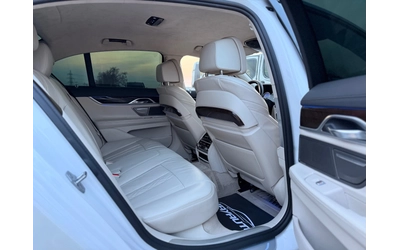 BMW 730 d= xDrive= M-pack= Aero Pack= HUD= Soft Close= har - автомобили, коли, обяви за нови и употребявани 12