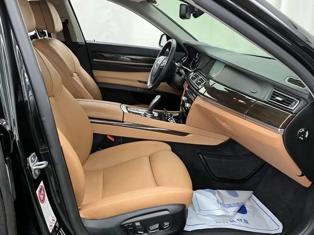BMW 730 xDrive - автомобили, коли, обяви за нови и употребявани 10