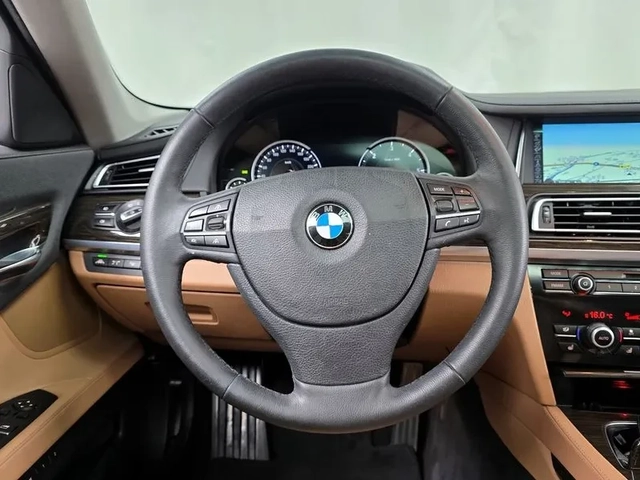 BMW 730 xDrive - автомобили, коли, обяви за нови и употребявани 12