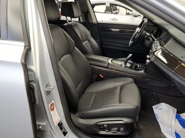 BMW 730 xDrive - автомобили, коли, обяви за нови и употребявани 10