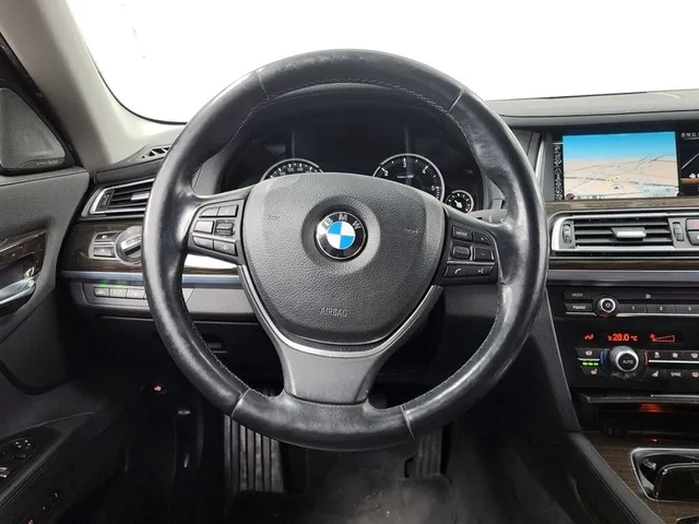 BMW 730 xDrive - автомобили, коли, обяви за нови и употребявани 12