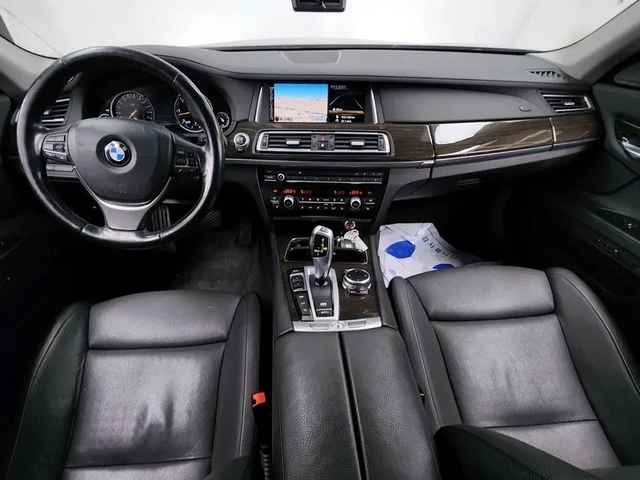 BMW 730 xDrive - автомобили, коли, обяви за нови и употребявани 6