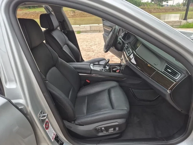 BMW 730 xDrive - автомобили, коли, обяви за нови и употребявани 16