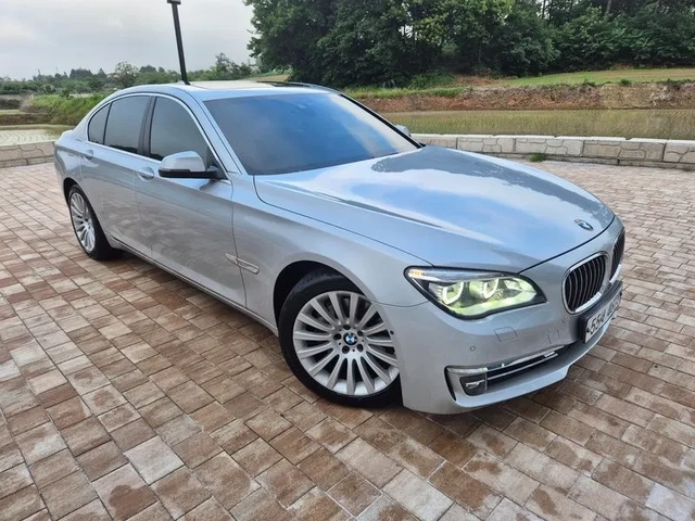BMW 730 xDrive - автомобили, коли, обяви за нови и употребявани 4