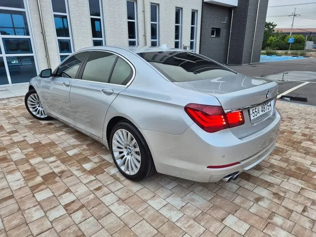 BMW 730 xDrive - автомобили, коли, обяви за нови и употребявани 5