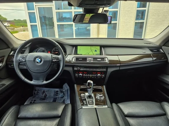BMW 730 xDrive - автомобили, коли, обяви за нови и употребявани 8