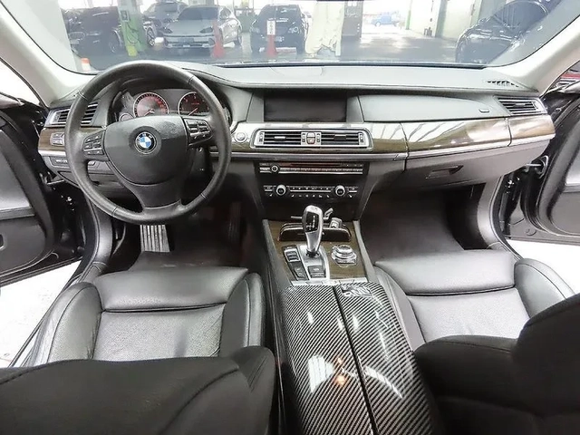 BMW 730 xDrive - автомобили, коли, обяви за нови и употребявани 6