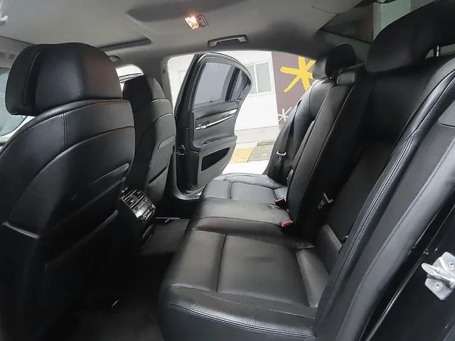 BMW 730 xDrive - автомобили, коли, обяви за нови и употребявани 9
