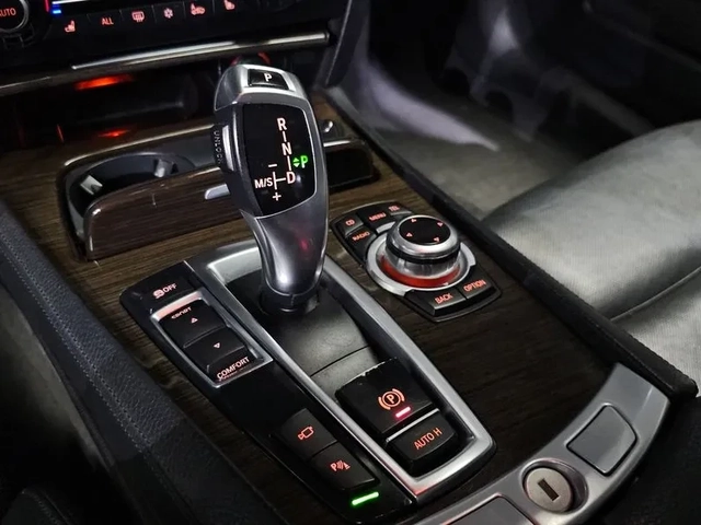BMW 730 d - автомобили, коли, обяви за нови и употребявани 8
