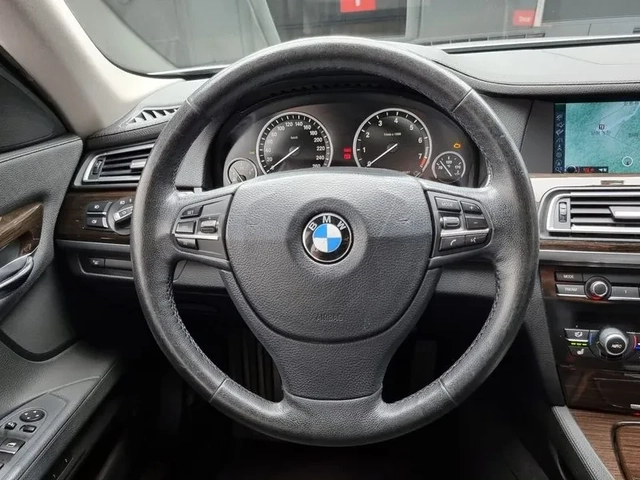 BMW 730 - автомобили, коли, обяви за нови и употребявани 12