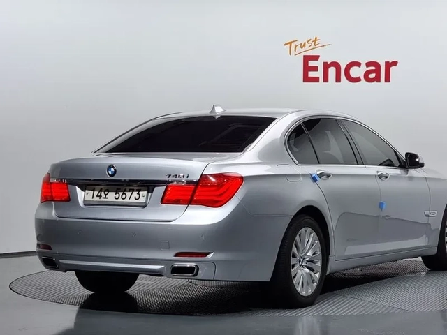 BMW 730 - автомобили, коли, обяви за нови и употребявани 1