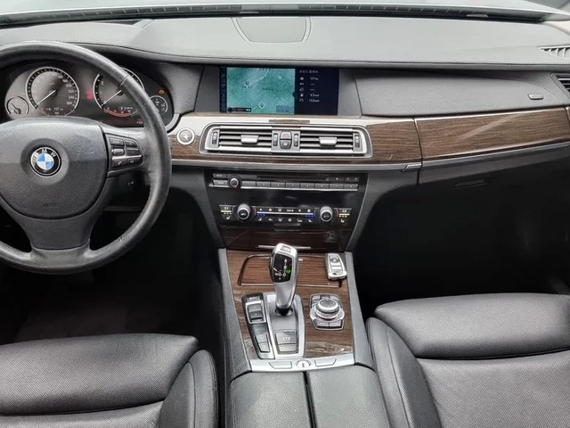 BMW 730 - автомобили, коли, обяви за нови и употребявани 6