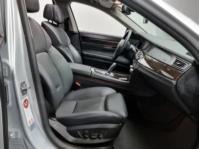 BMW 730 - автомобили, коли, обяви за нови и употребявани 9